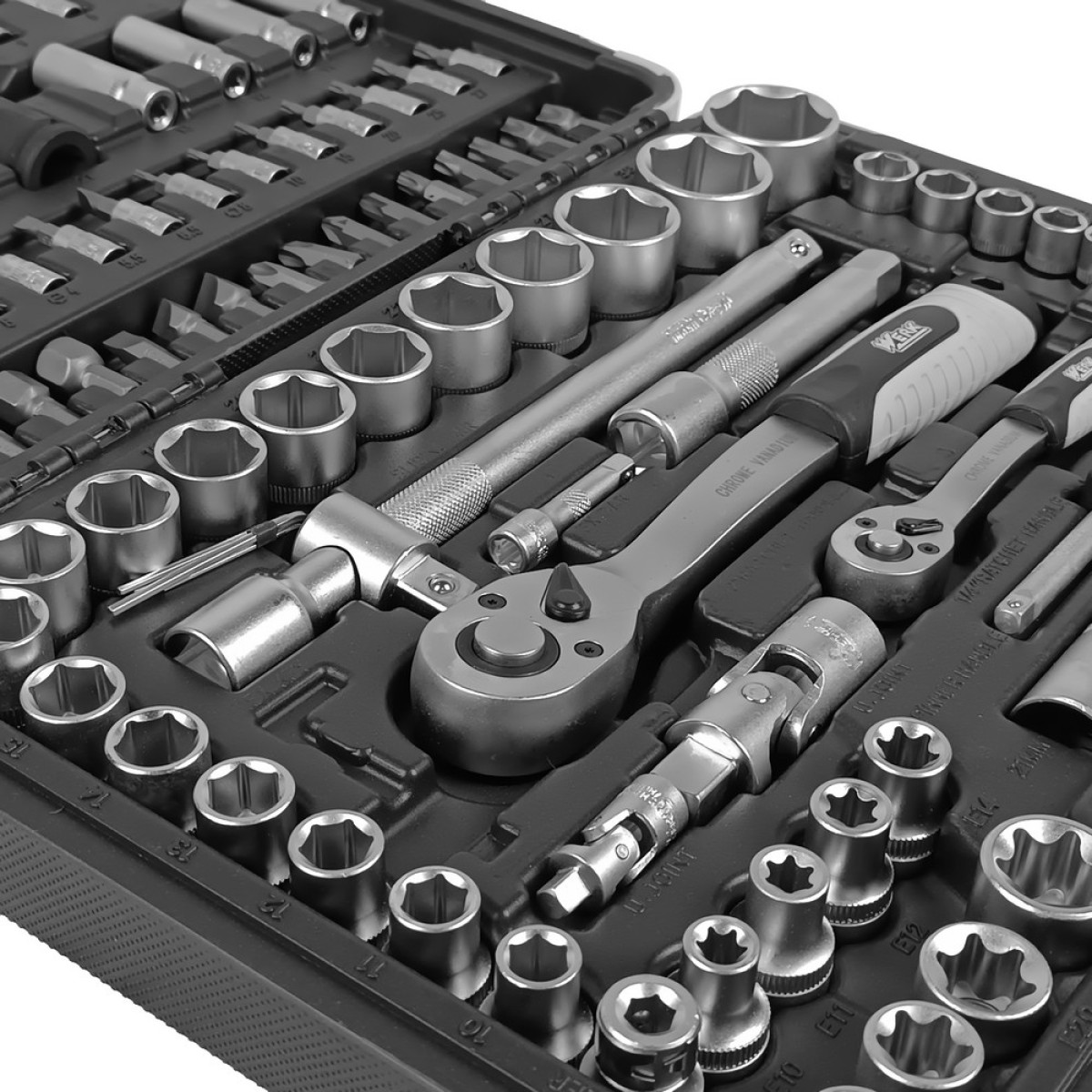 Набір інструментів професійний 1/2" і 1/4" 110 од. WERK 70221