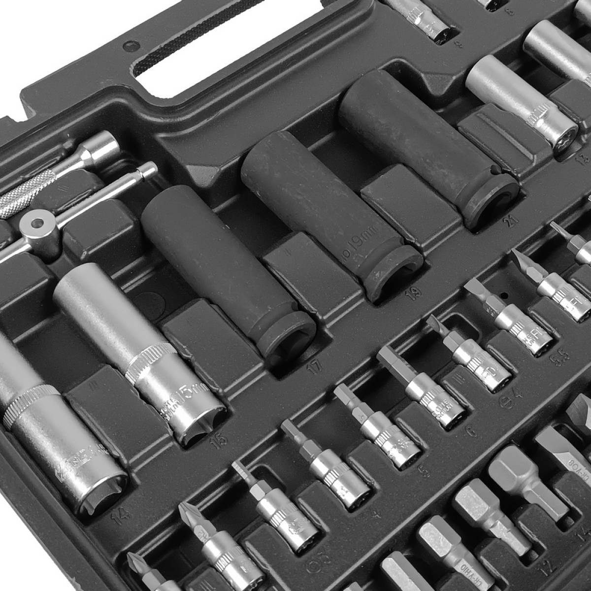 Набір інструментів професійний 1/2" і 1/4" 110 од. WERK 70221