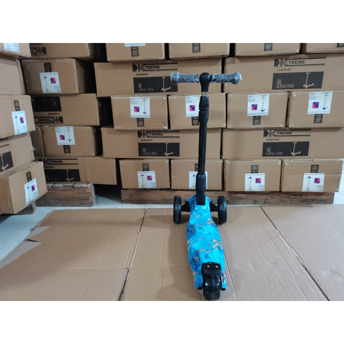 Детский самокат X-TREME KS-229WF Голубой