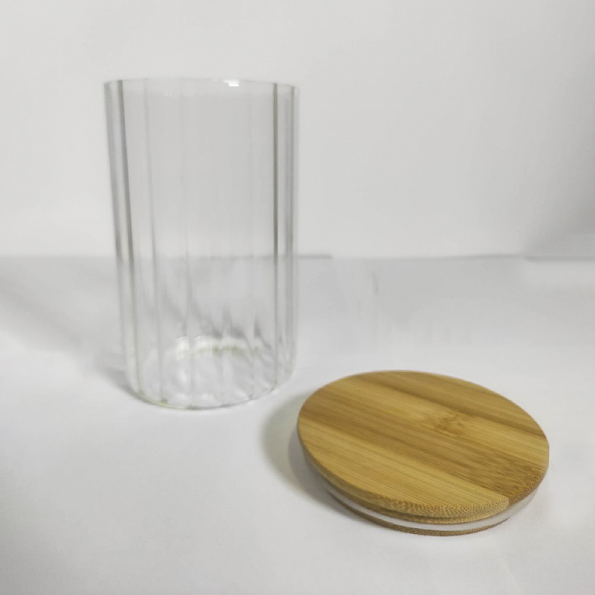 Ємність скляна з дерев'яною кришкою (кругла смугаста) VT-7611 Vittora 1100 мл