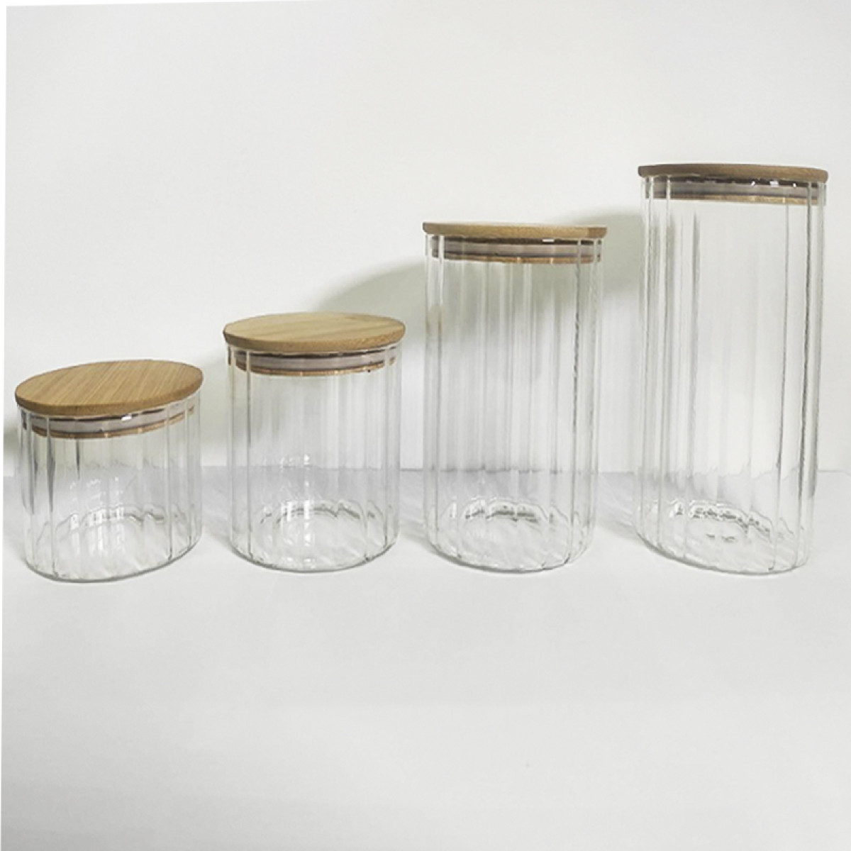 Ємність скляна з дерев'яною кришкою (кругла смугаста) VT-7613 Vittora 1300 мл