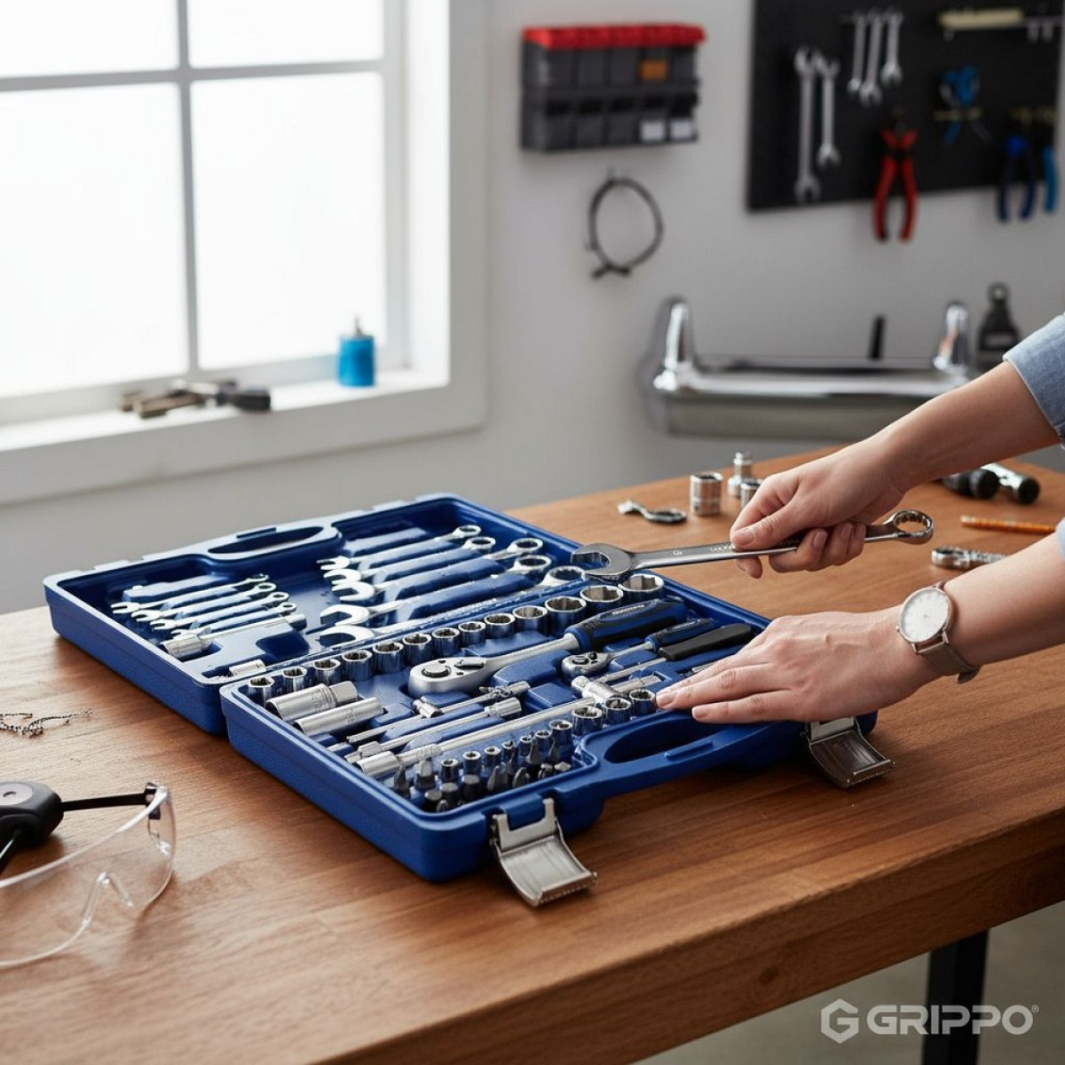 Набір інструментів професійний 1/4" і 1/2" 82 од. Haisser BLACK 70253