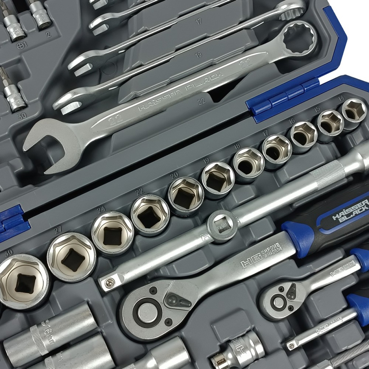 Набір інструментів професійний 1/4" і 1/2" 82 од. Haisser BLACK 70253