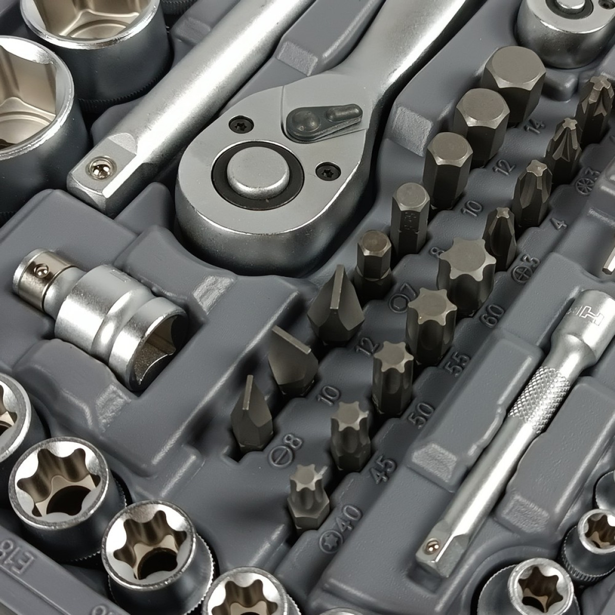 Набір інструментів професійний 1/4" і 1/2" 108 од. Haisser BLACK 70255