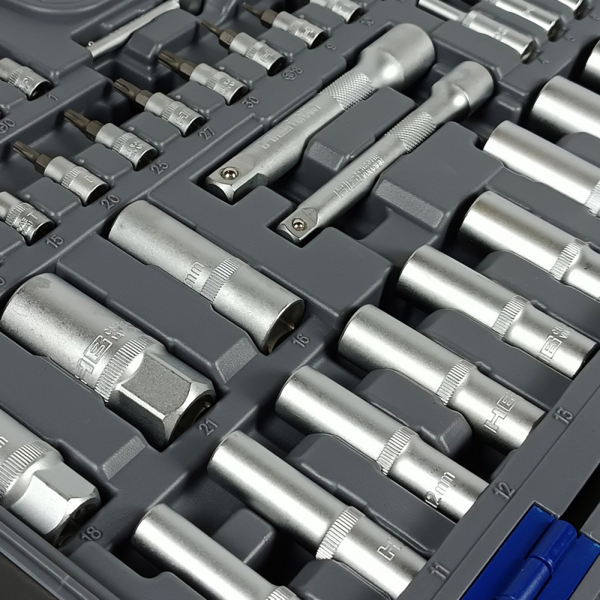 Набір інструментів професійний 1/4" і 3/8" і 1/2" 151 од. Haisser BLACK 70257