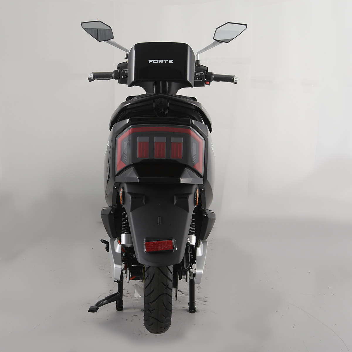 Скутер аккумуляторный FORTE RANGER Черный