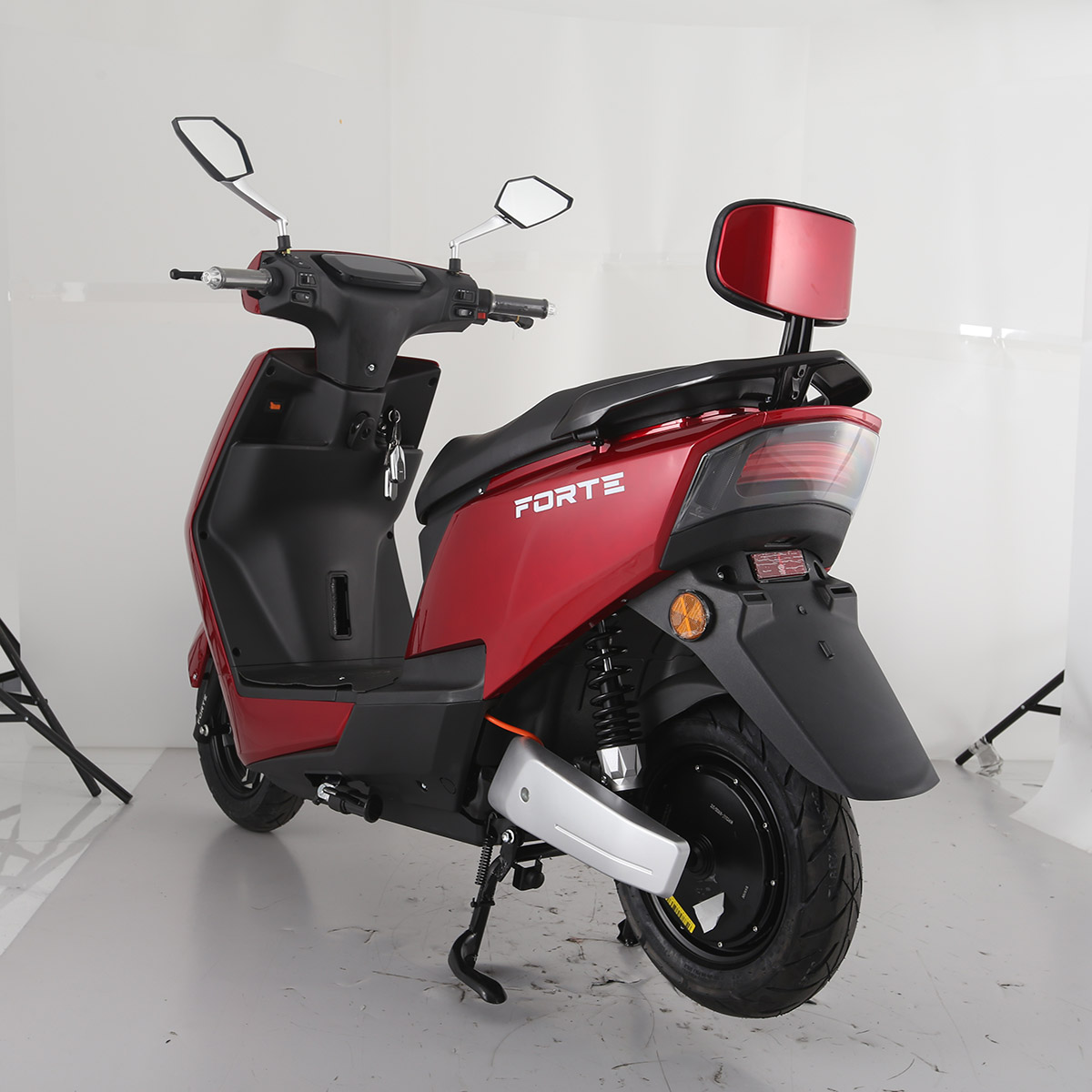Скутер аккумуляторный FORTE T3 Красный