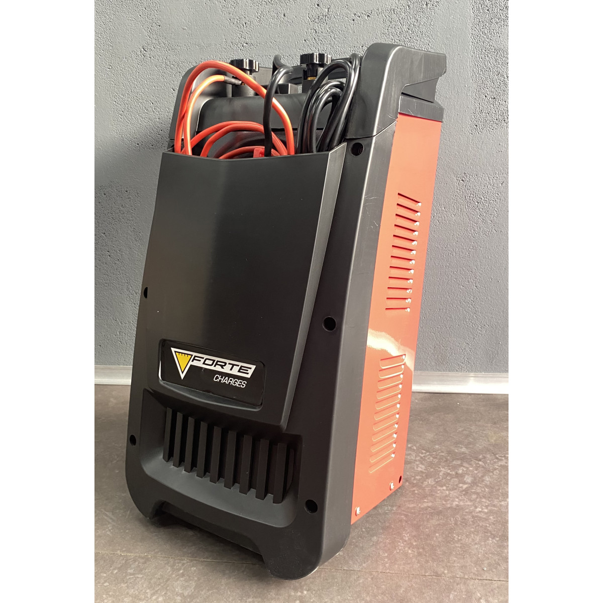 Пускозарядное устройство для автомобиля CD-420FP Forte
