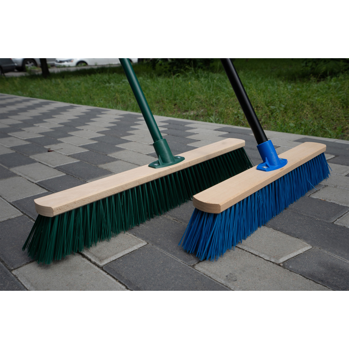 Щітка вулична W600/1.2.2, 60 см з пластиковим кріпленням PET WERK