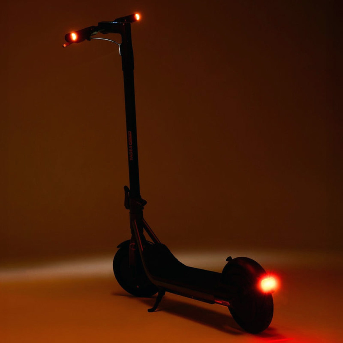 Самокат акумуляторний Yadea Starto сірий