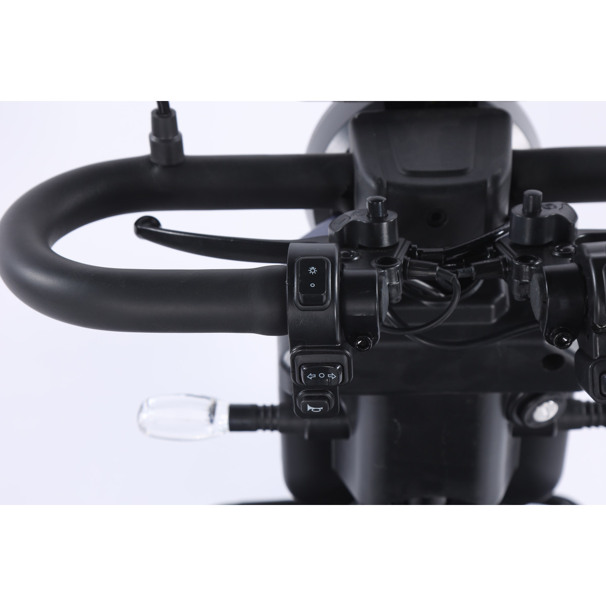 Трицикл акумуляторний Forte SONIC-WN800S Синій