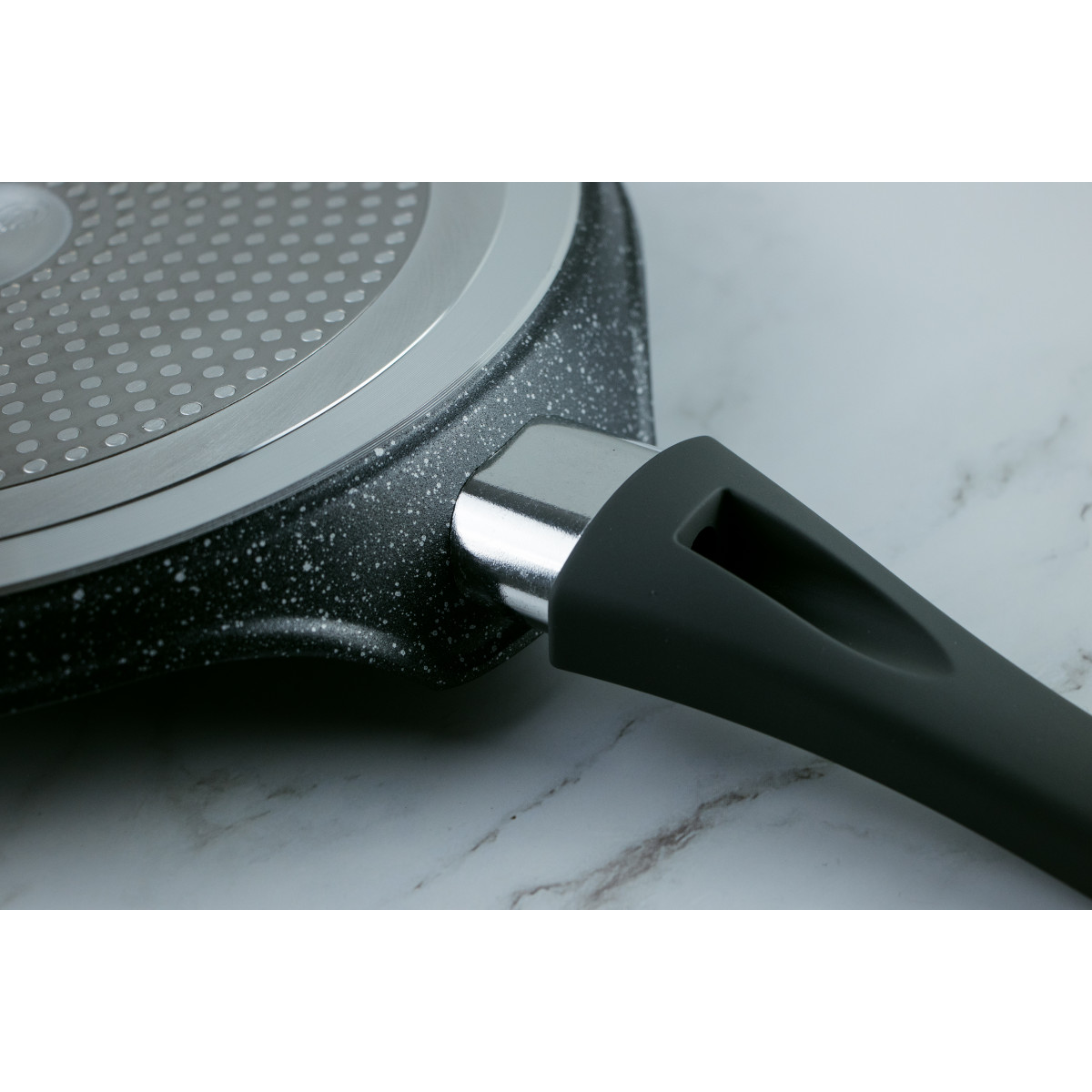 Сковорода GT-2204-20 для млинців, покр.Marble, 200x3,0мм Gusto