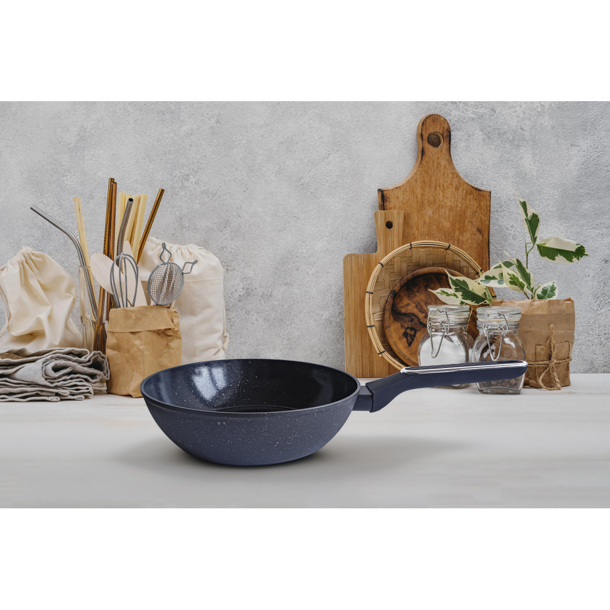 Сковорода GT-2701-28 глибока Lume 28х7.3см. Gusto