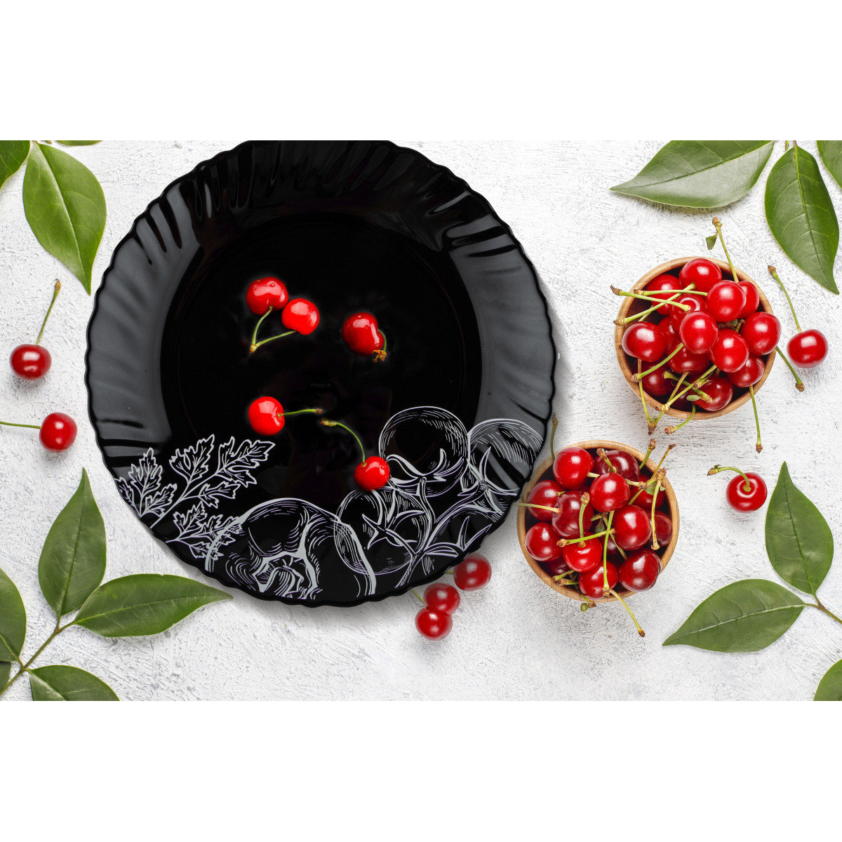 Тарілка десертна V-190Bvs Овочевий етюд black Vittora 190 мм