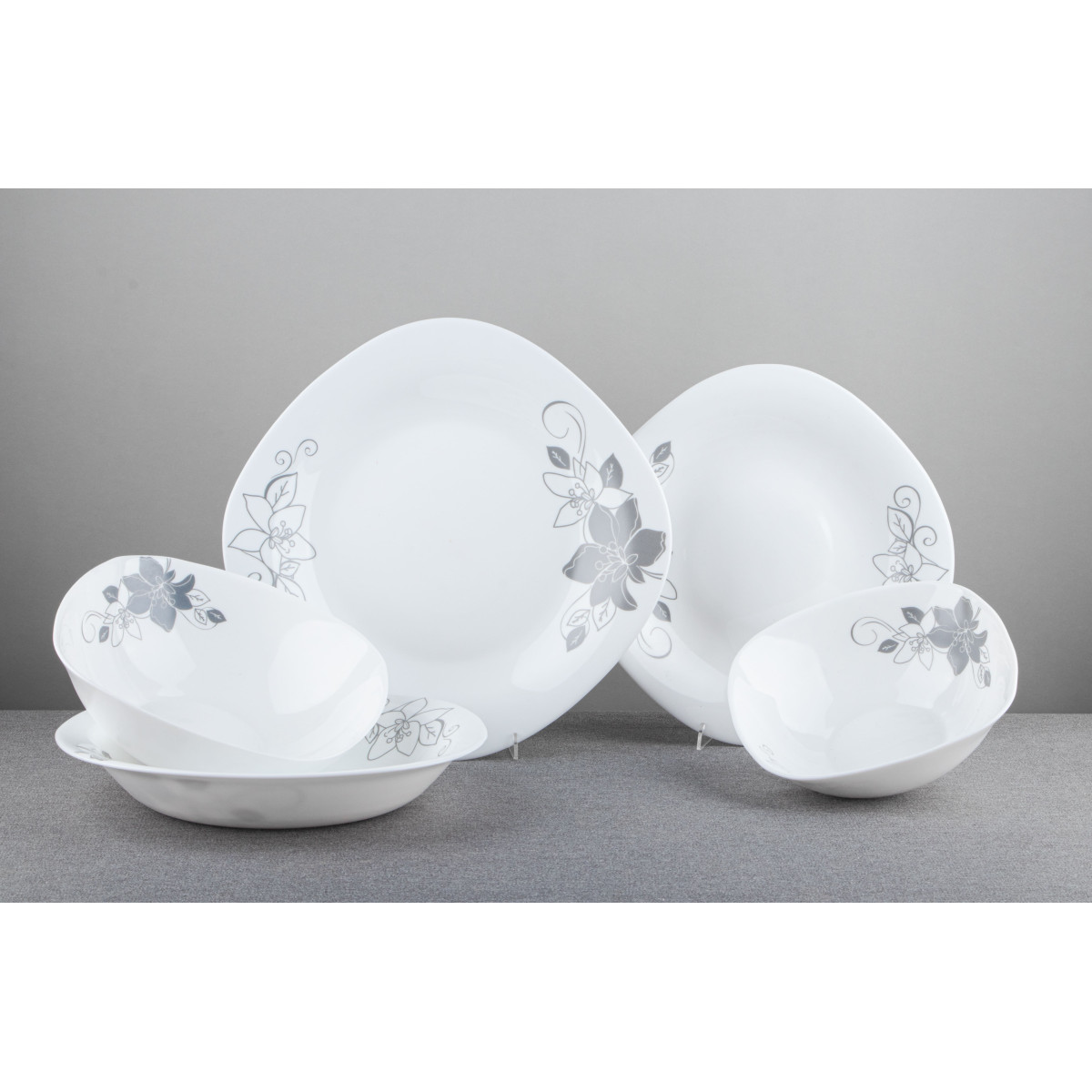 Тарелка десертная Хрупкая лилия Square V-215Stl Vittora 215 мм