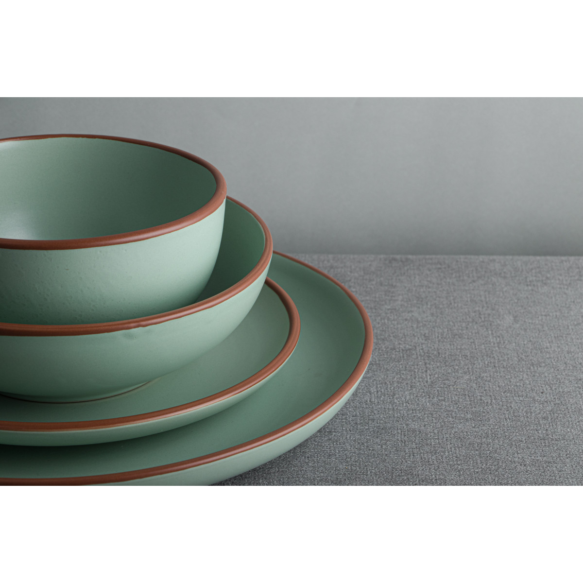 Тарелка глубокая VT-P-2180M Мята Vittora 730 мл