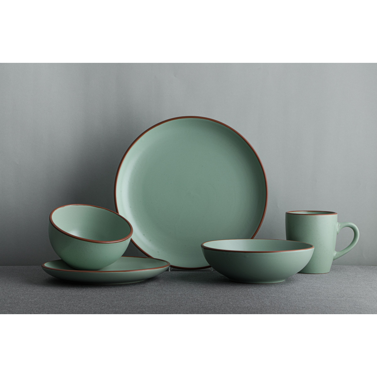 Тарелка обеденная VT-P-1270M Мята Vittora 270 мм