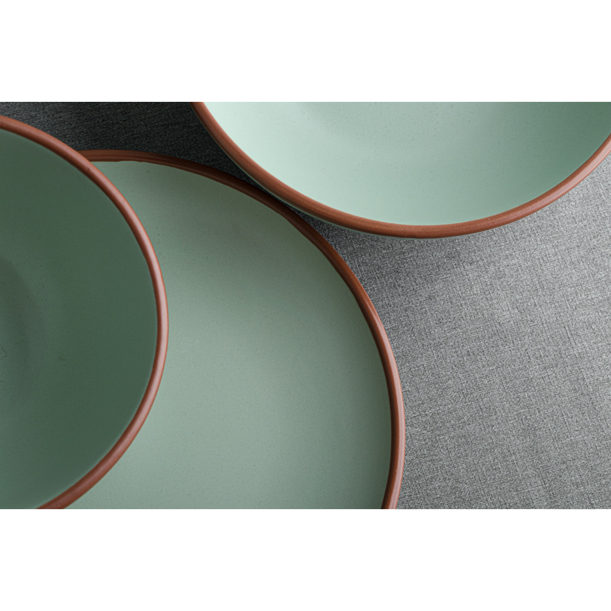 Тарелка обеденная VT-P-1270M Мята Vittora 270 мм