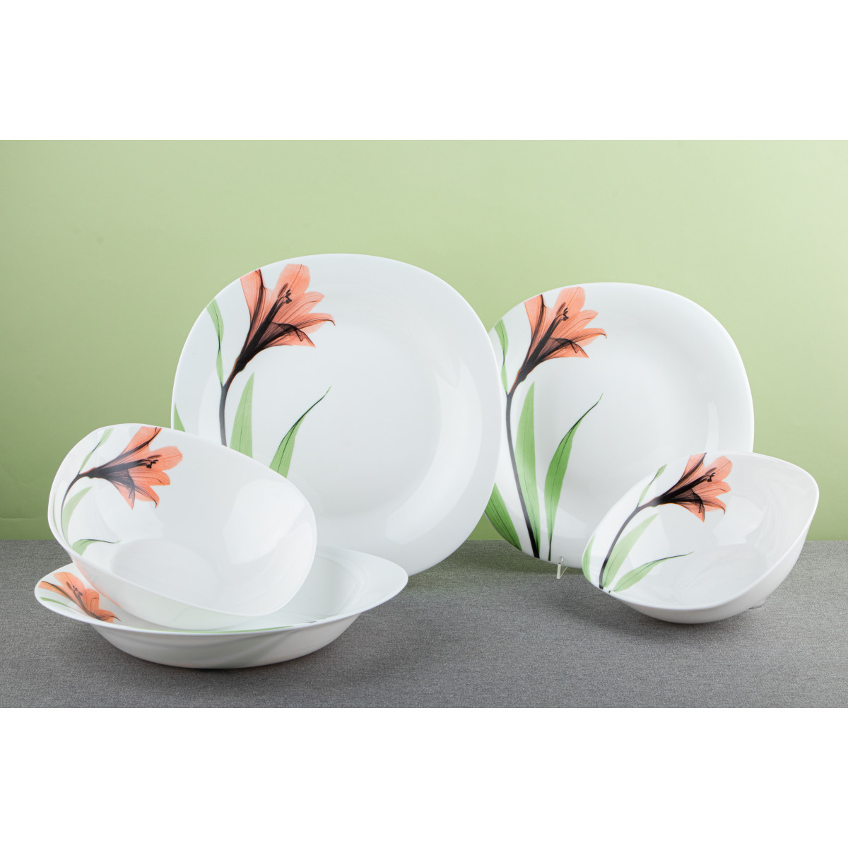 Тарілка супова V-230Spl Рожева лілія square Vittora 230 мм