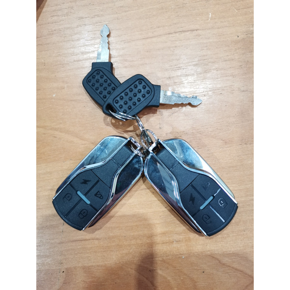Квадроцикл аккумуляторный FORTE ATV1000QB красный