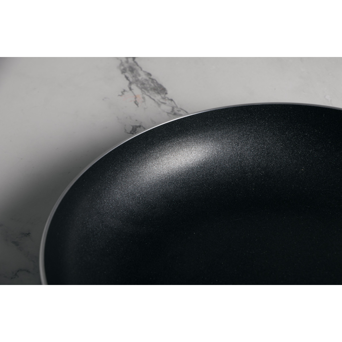 Сковорода GUSTO GT-2308-20 XYLAN matte 20 x 3.5 cм