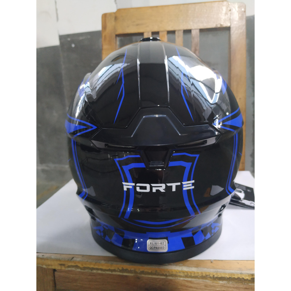 Мотошолом чорно-синій FORTE BLD-819-6 L