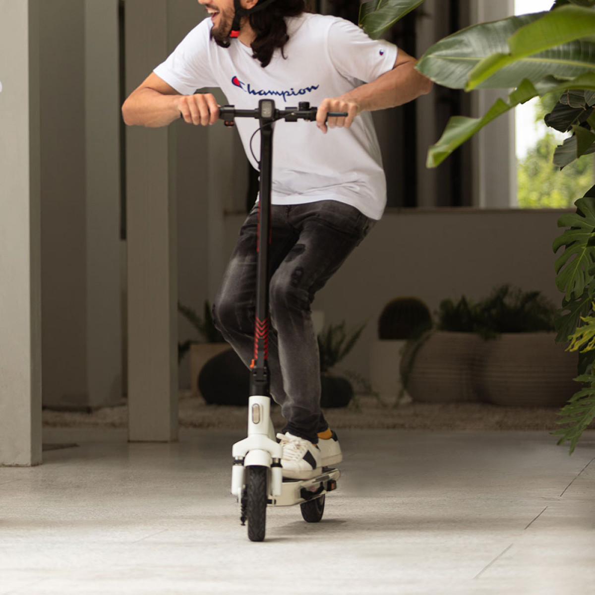 Самокат акумуляторний YADEA KS3 біло-чорно-червоний, 500Вт