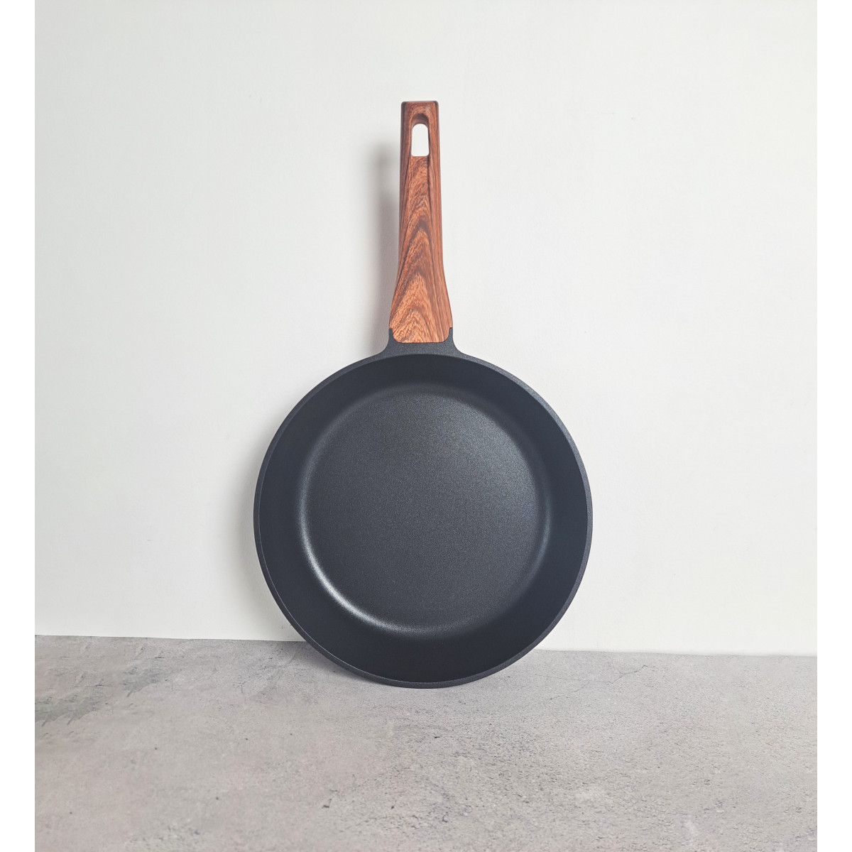 Сковорода PR-2314-28 Wood 28 см PEPPER