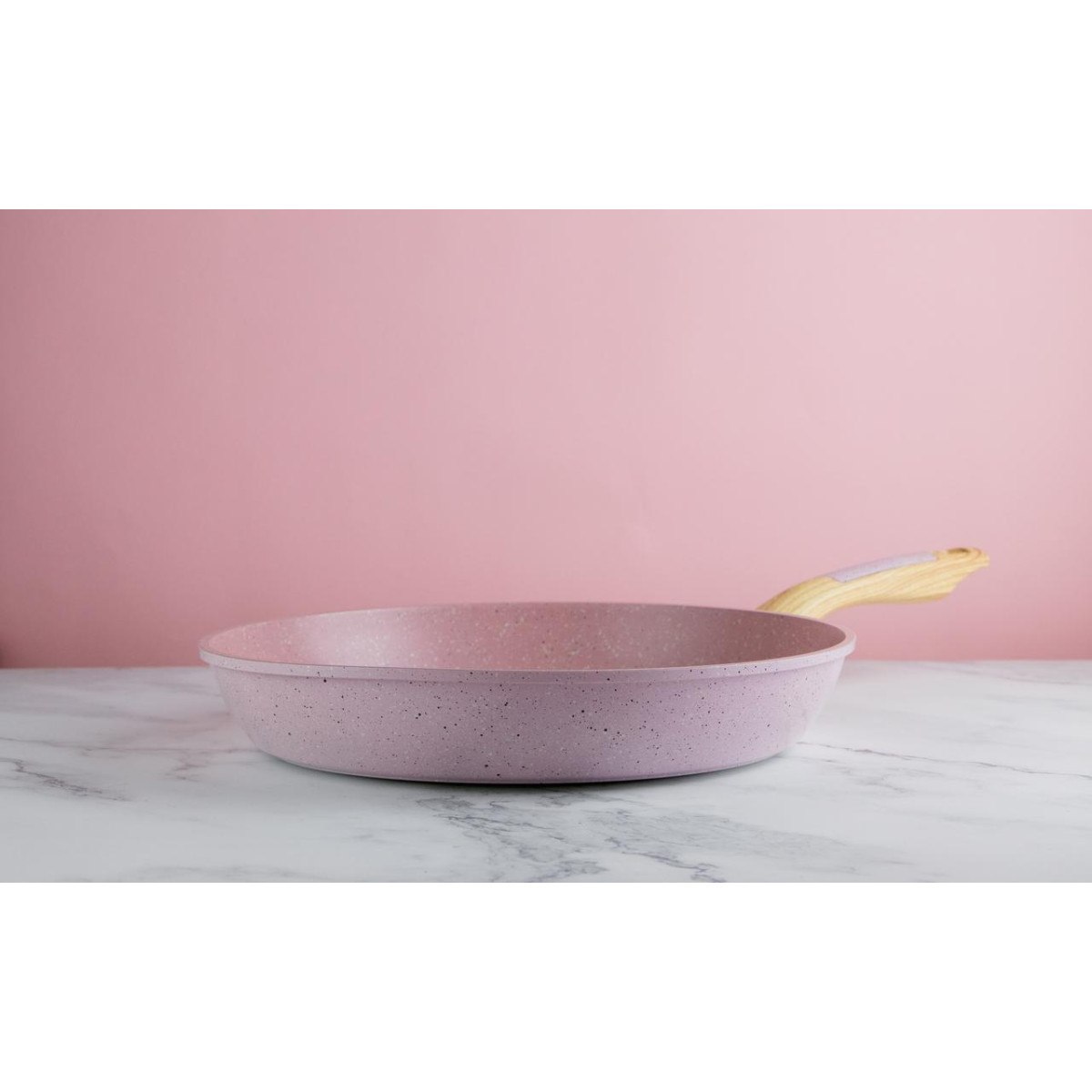 Сковорідка PR-2112-26 "CANDY" PINK (дерев. ручка) 26x5,0 cм, PEPPER