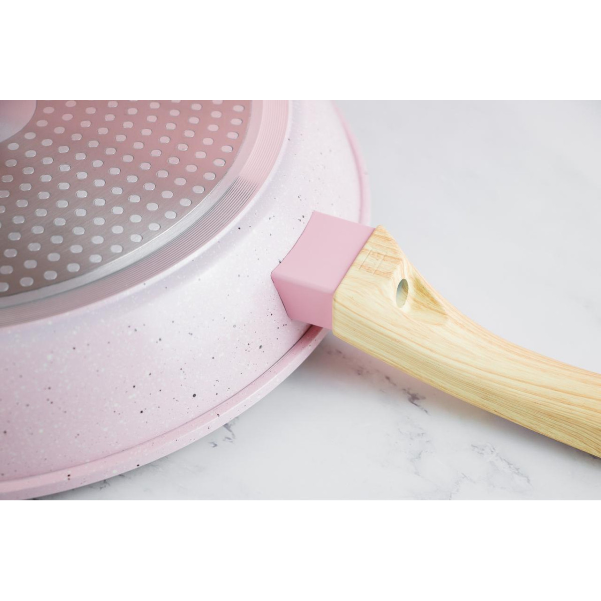 Сковорідка PR-2112-26 "CANDY" PINK (дерев. ручка) 26x5,0 cм, PEPPER